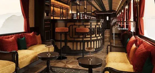 Lounge mit Bar im SJourney
